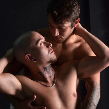 Tyler Gets Busy with Jizzy