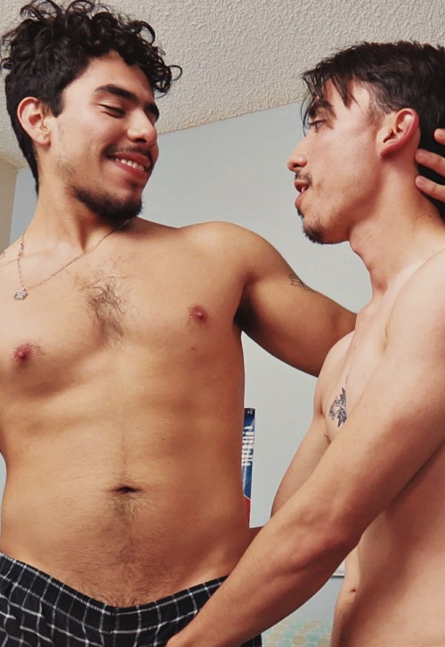 Big Dick Bruce Fucks Virgin Eddie